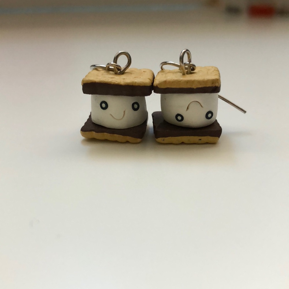 Cute s’more earrings